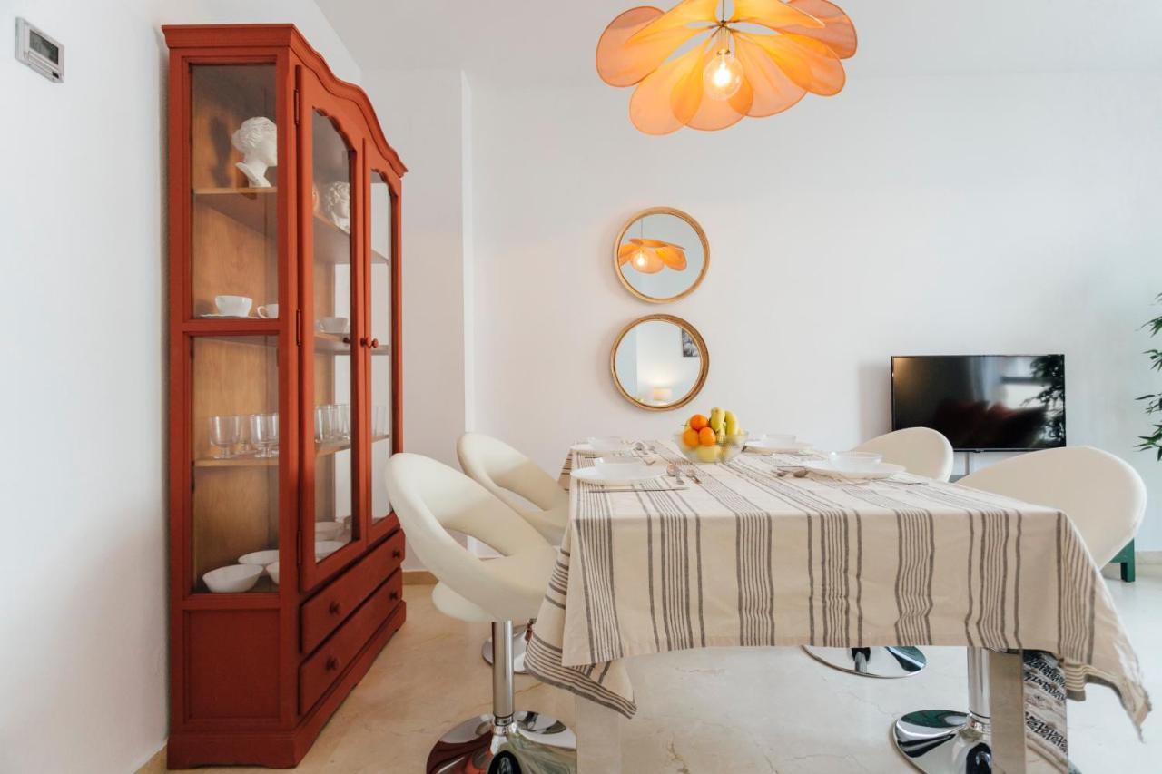 Appartamento Reformed And Bright- 2Bdr 1Bth- Nervion Siviglia Esterno foto