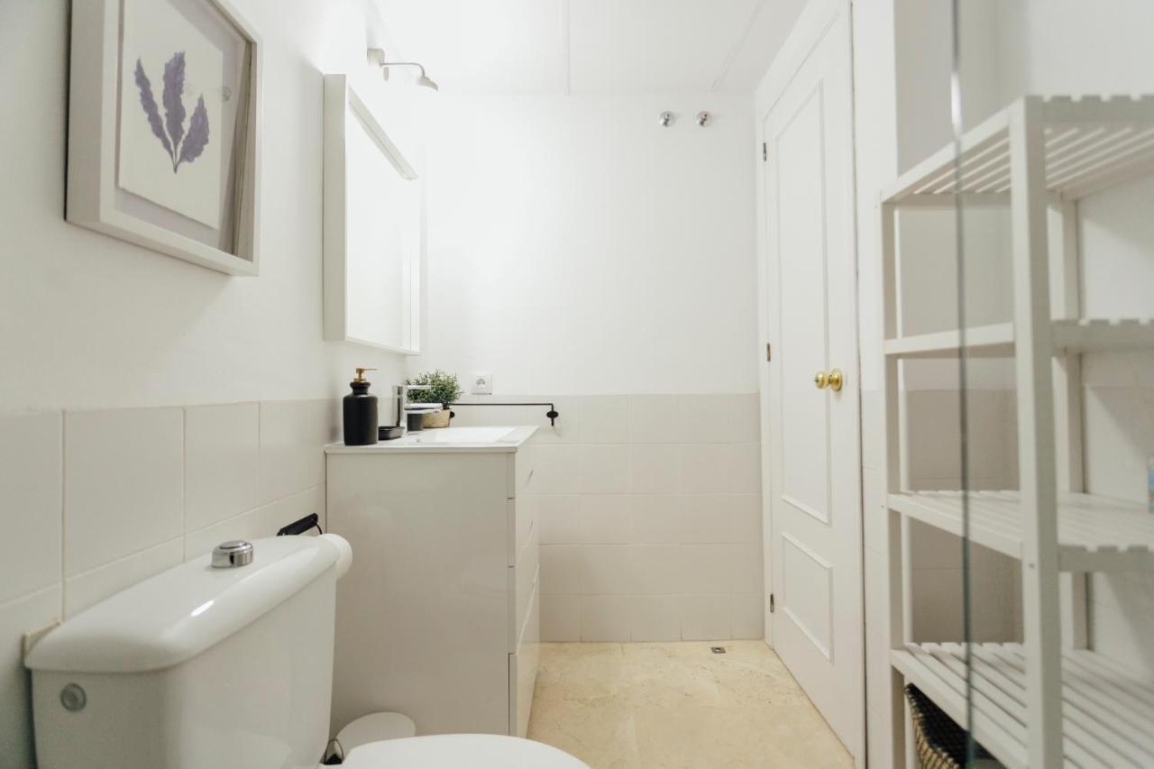 Appartamento Reformed And Bright- 2Bdr 1Bth- Nervion Siviglia Esterno foto
